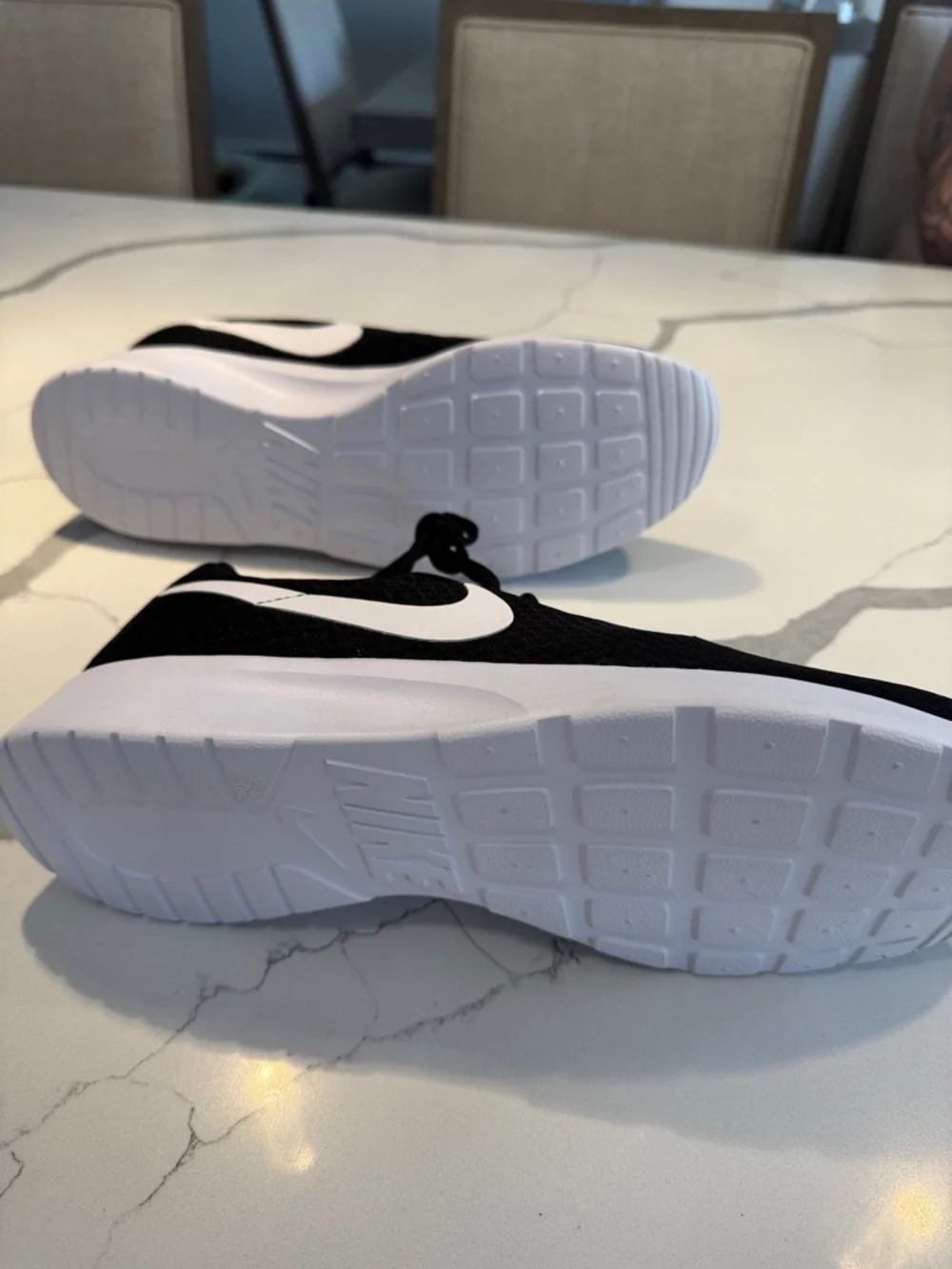 Nike Black & White Mesh Running Sneakers - Picture 2 of 4